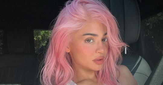 Kylie Jenner Revisits Her KING KYLIE Era With Pink Hair!